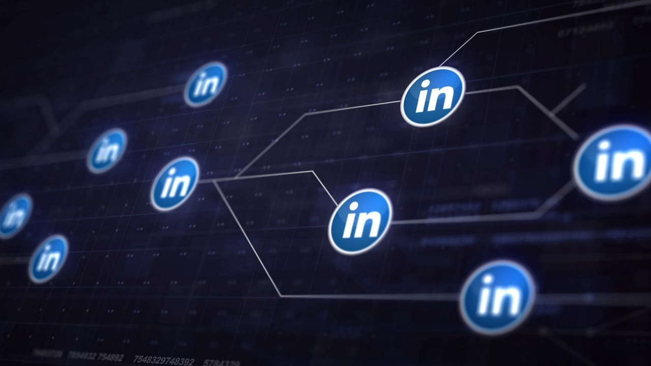 كيف تحمي بياناتك من الاستخدام في تدريب الذكاء الاصطناعي على LinkedIn - %categories