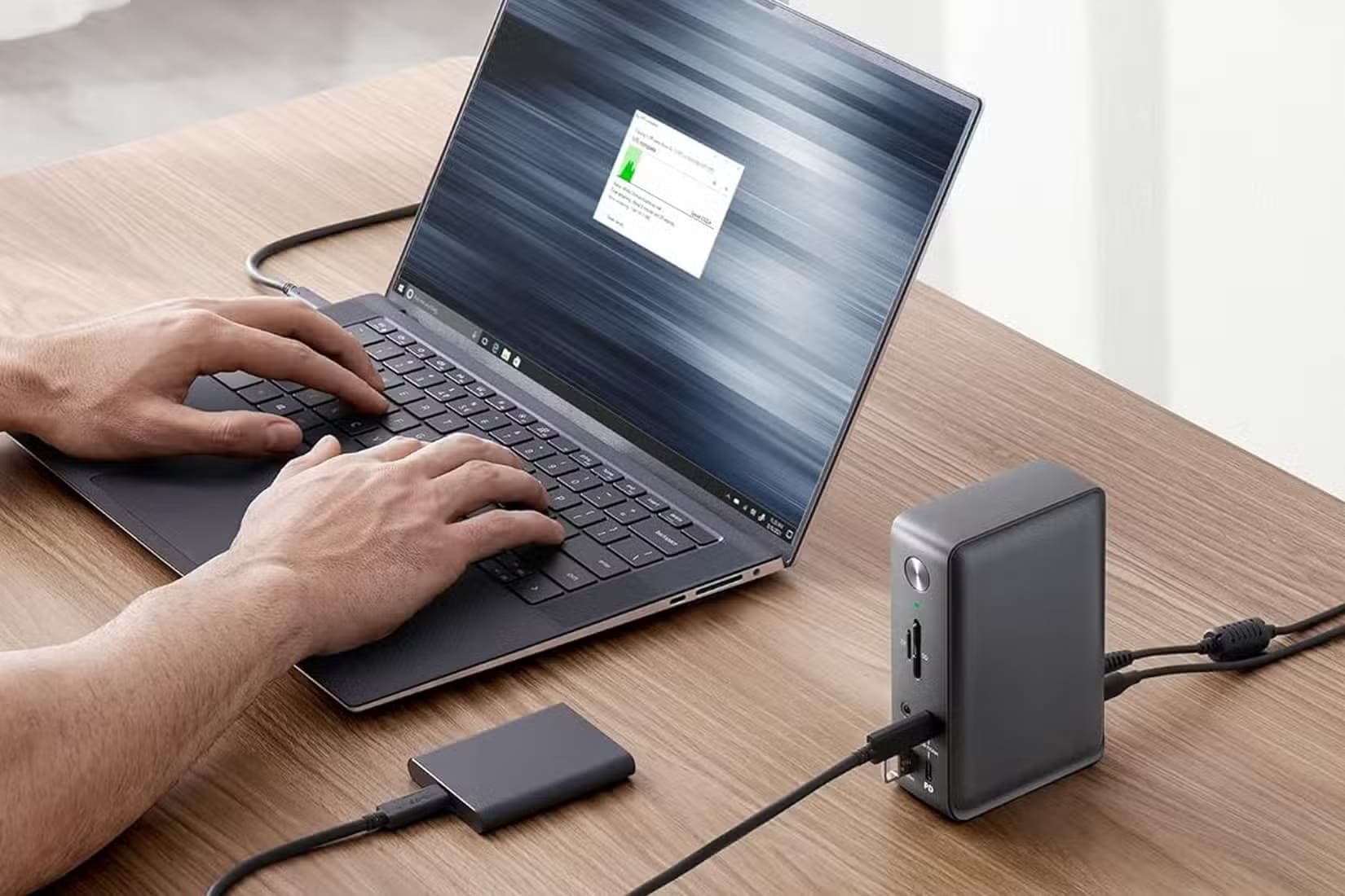 كيفية إضافة منفذ USB-C إلى جهاز كمبيوتر Windows - %categories