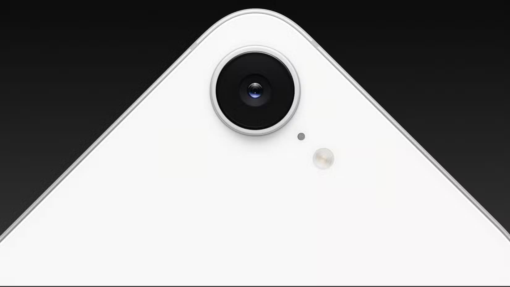 apple-iphone-16e-rear-camera-closeup ما هي الميزات التي يحتاجها iPhone 16e ليكون الأفضل في فئته