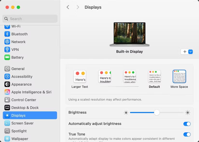 macos-display-settings-for-a-macbook-pro تحسين تجربة استخدام Mac لتكون أكثر راحة لعينيك أثناء العمل