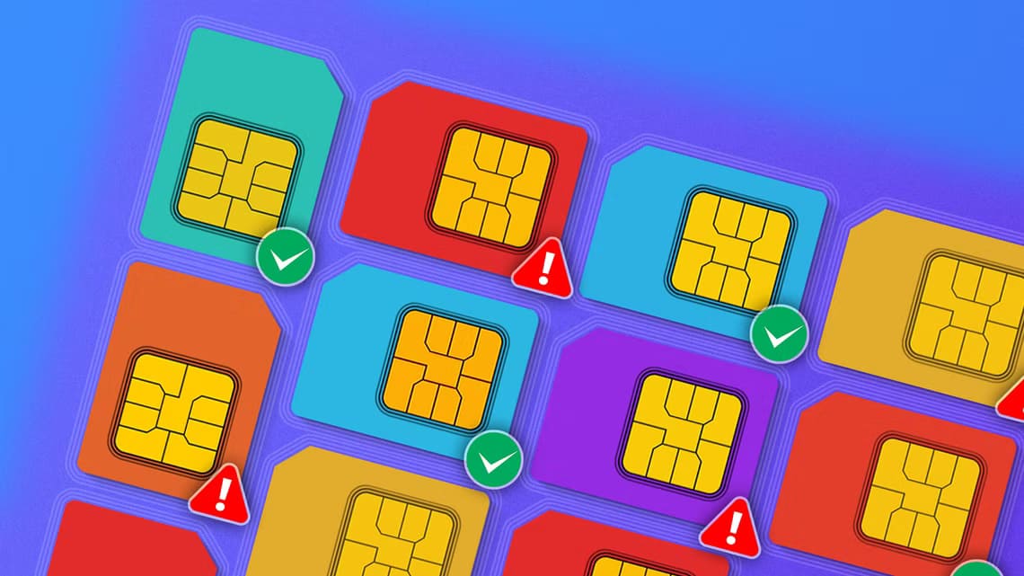 several-sim-cards-side-by-side-some-with-a-warning-sign-and-others-with-an-approved-sign كيف تختار أفضل شركة اتصالات خلوية دون الوقوع في الأخطاء الشائعة