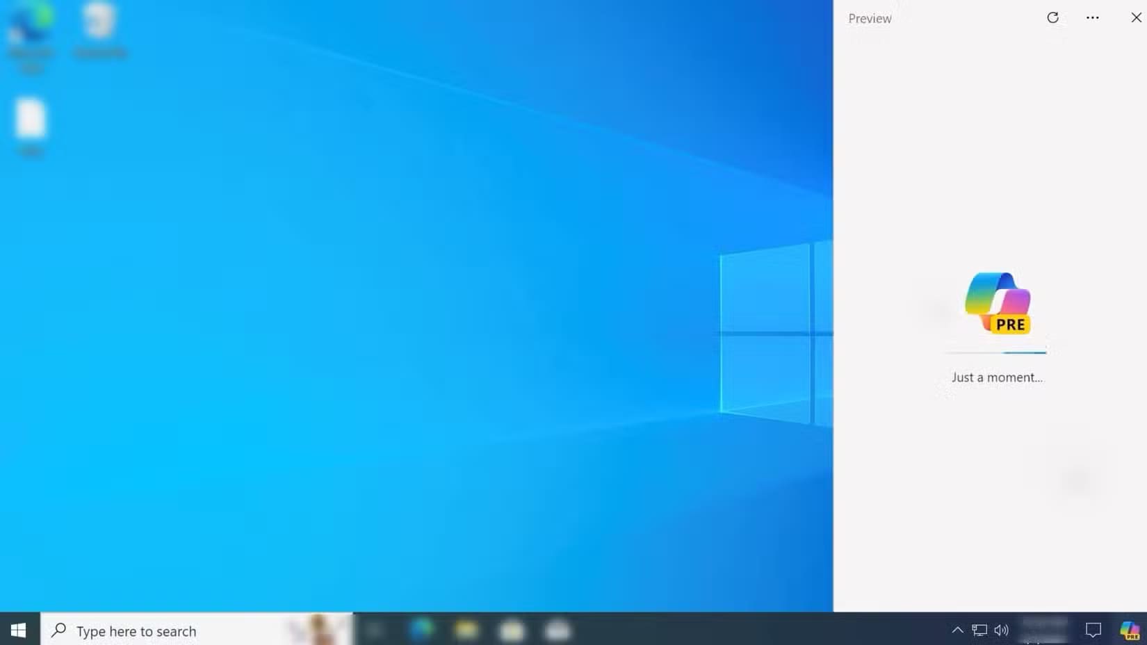 copilot-window-open-on-the-windows-10-desktop-1 8 أسباب تجعلني أفضّل الاستمرار في استخدام Windows 10 في عام 2025