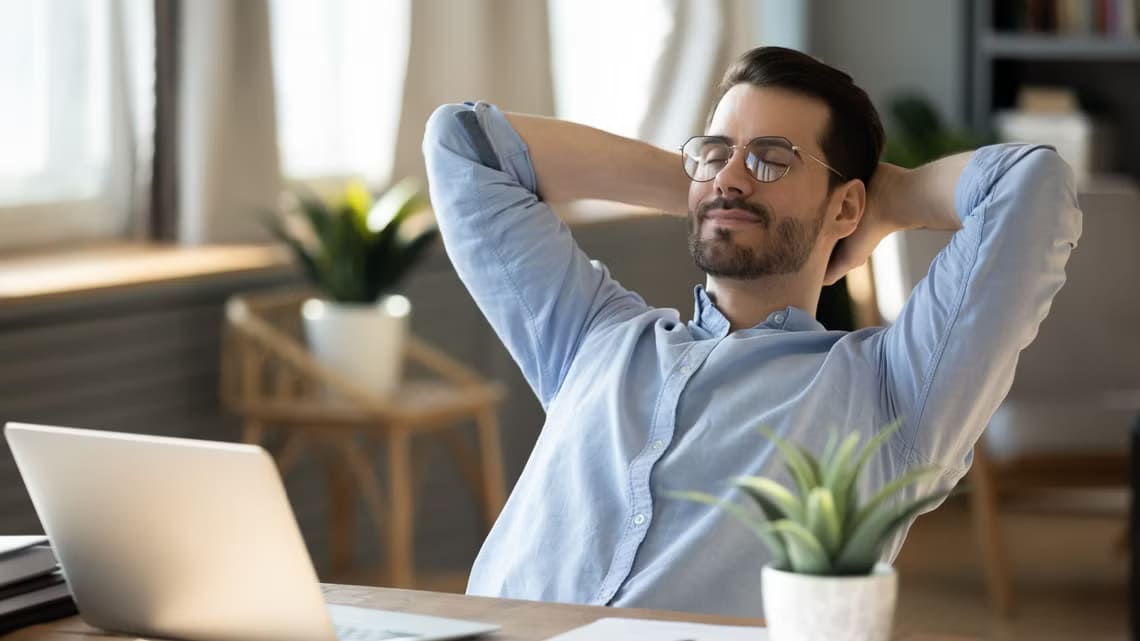 shutterstock_1817934905 هل تحتاج فعلاً إلى كمبيوتر جديد أم يمكنك تحسين أداء جهازك الحالي